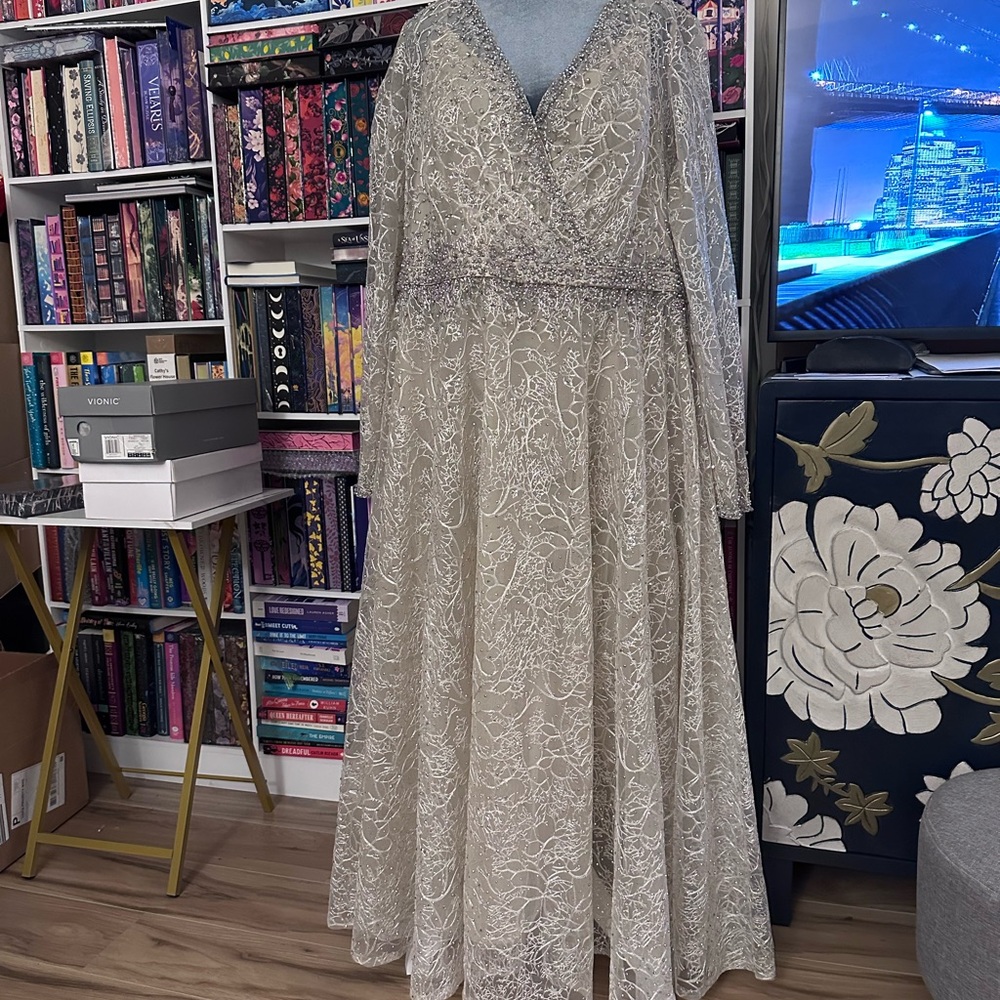 Mac Duggal Silver Lace Midi Dress